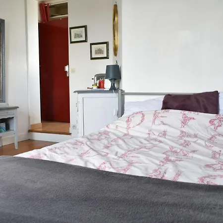 City Centre Studio With Amazing Views * Paris